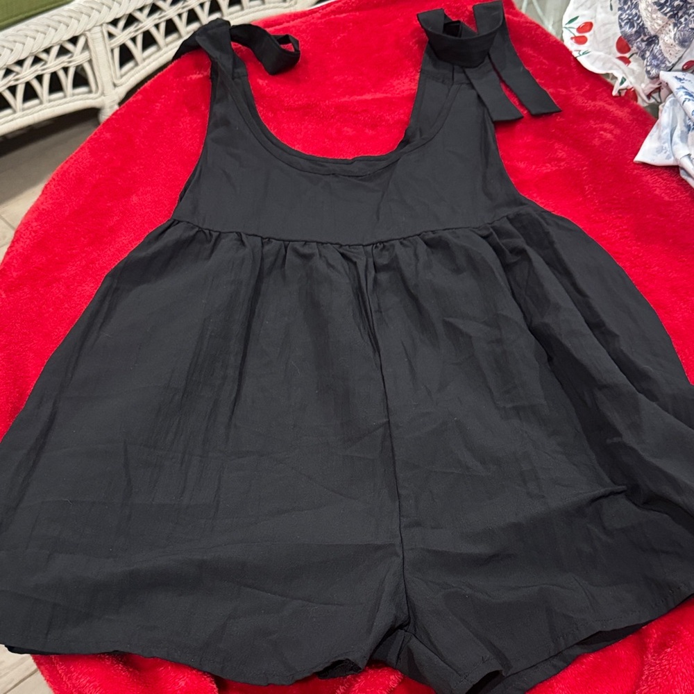 SHEIN Black Sleeveless Romper with Tie Straps